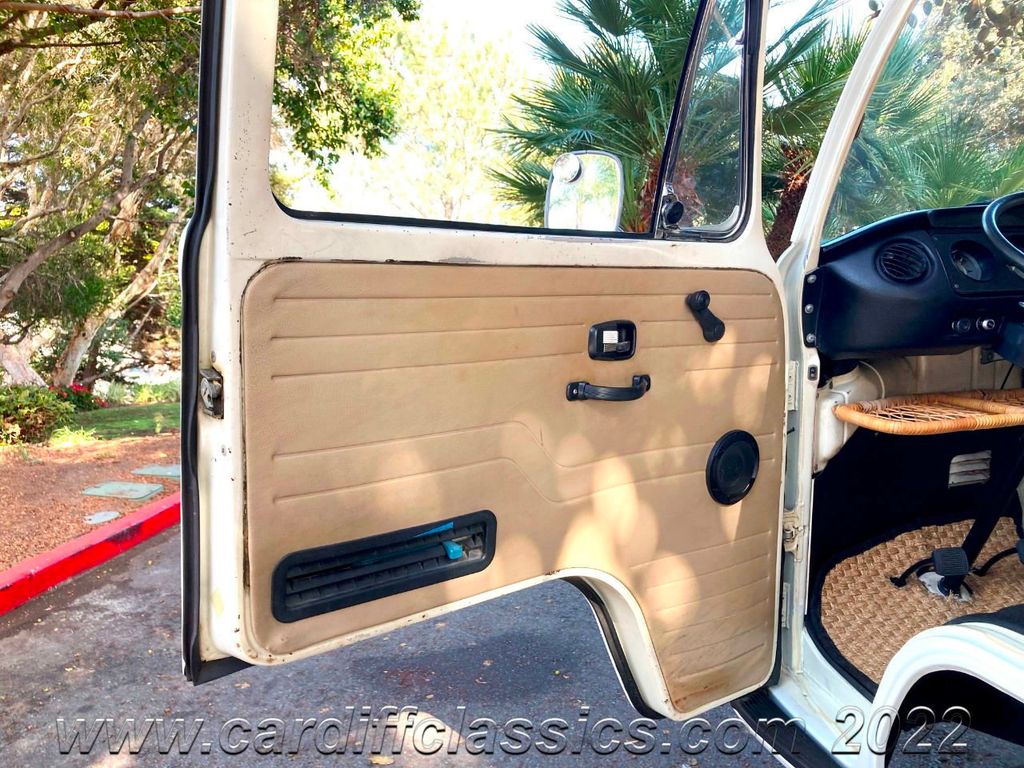 1972 Volkswagen Bus Tin Top Camper  - 21379467 - 12