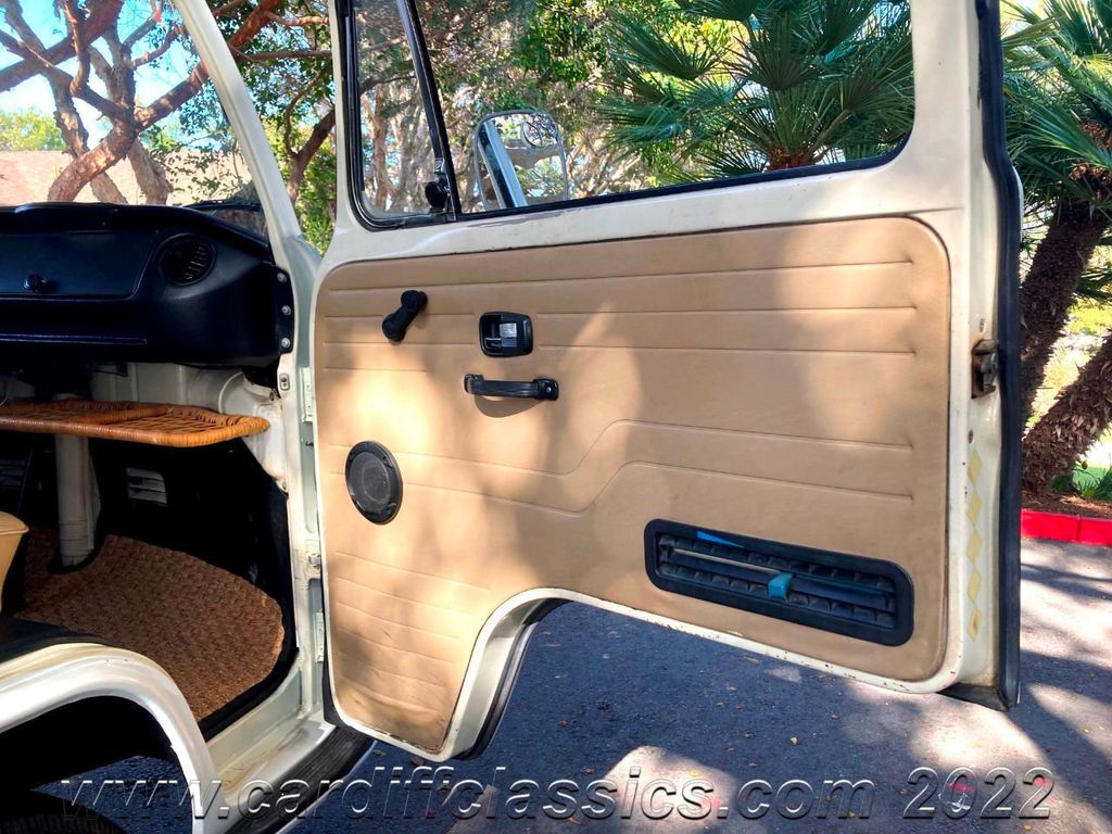 1972 Volkswagen Bus Tin Top Camper  - 21379467 - 13