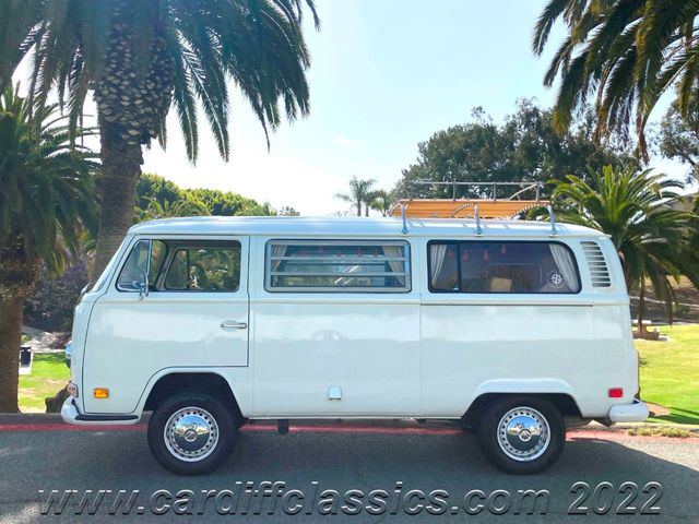 1972 Volkswagen Bus Tin Top Camper  - 21379467 - 3
