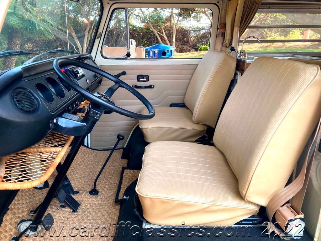 1972 Volkswagen Bus Tin Top Camper  - 21379467 - 7
