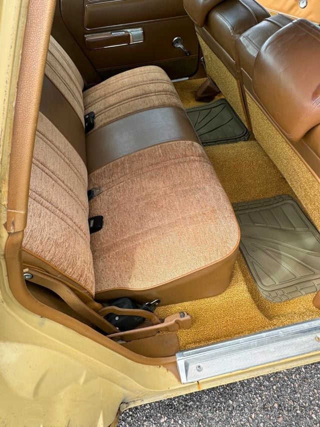1973 Chrysler Town & Country For Sale  - 22887372 - 12
