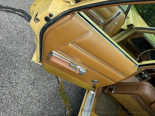 1973 Chrysler Town & Country For Sale  - 22887372 - 13