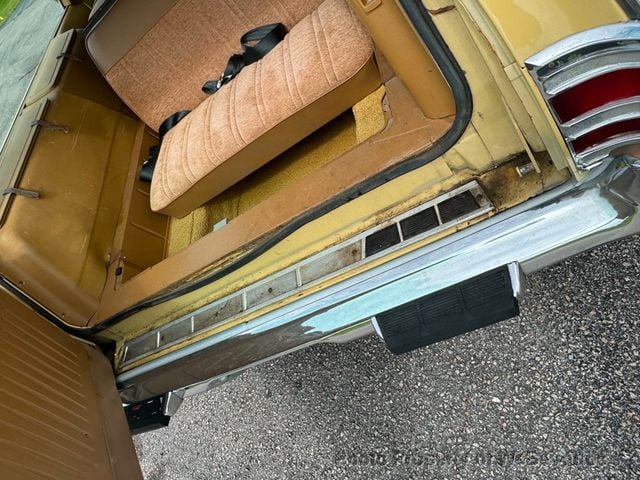 1973 Chrysler Town & Country For Sale  - 22887372 - 15