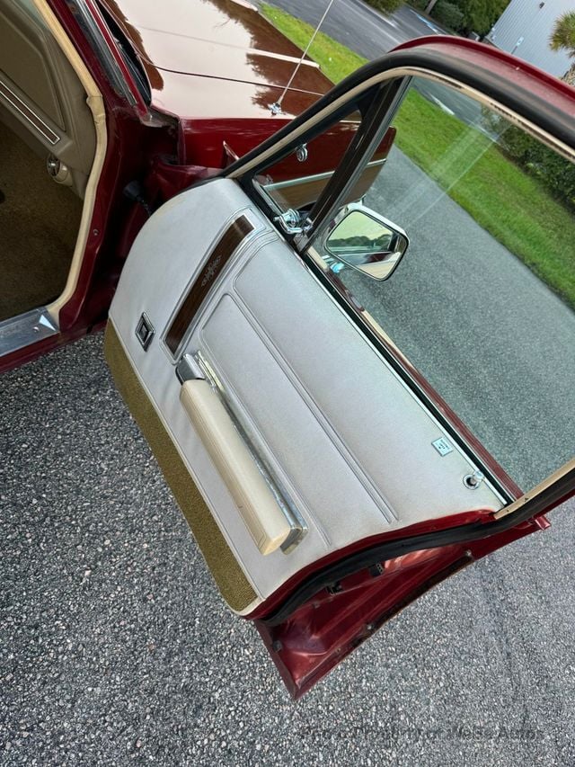 1973 Chrysler Town & Country Station Wagon For Sale - 22888326 - 19