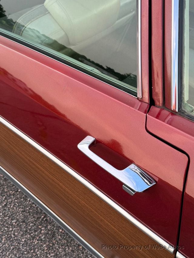 1973 Chrysler Town & Country Station Wagon For Sale - 22888326 - 8