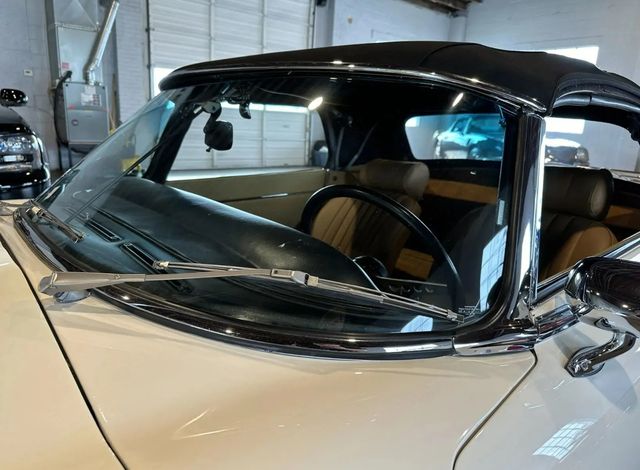 1974 Jaguar E Type Roadster - 22938514 - 8