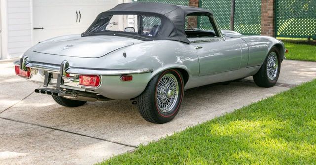 1974 Jaguar XKE 1974 Jaguar XKE ROADSTER Beautifully Restored! - 21347967 - 7