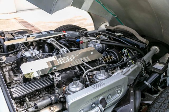 1974 Jaguar XKE 1974 Jaguar XKE ROADSTER Beautifully Restored! - 21347967 - 55