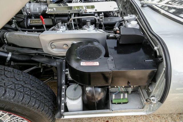 1974 Jaguar XKE 1974 Jaguar XKE ROADSTER Beautifully Restored! - 21347967 - 58