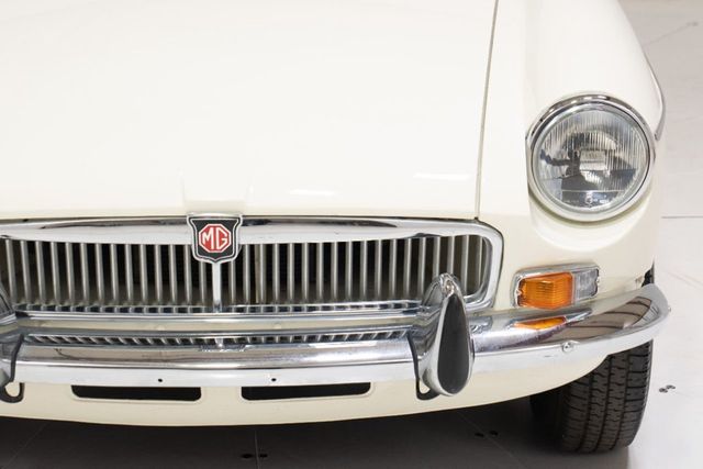 1974 MG MGB ROADSTER RHD FULLY RESTORED IN THE UK - 22165478 - 15