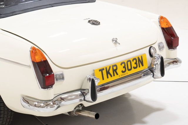 1974 MG MGB ROADSTER RHD FULLY RESTORED IN THE UK - 22165478 - 17