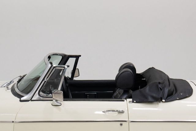 1974 MG MGB ROADSTER RHD FULLY RESTORED IN THE UK - 22165478 - 22