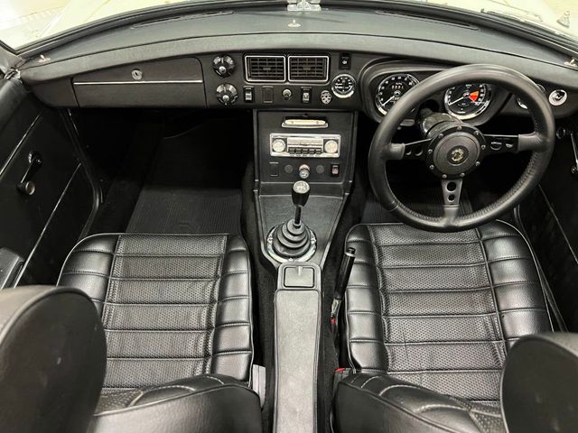 1974 MG MGB ROADSTER RHD FULLY RESTORED IN THE UK - 22165478 - 62