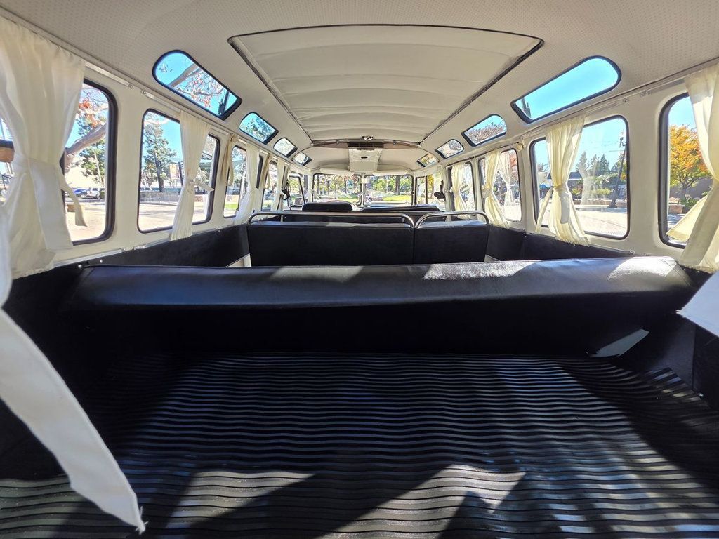 1974 VOLKSWAGEN Type 2 Kombi 23 Windows  - 22958887 - 23