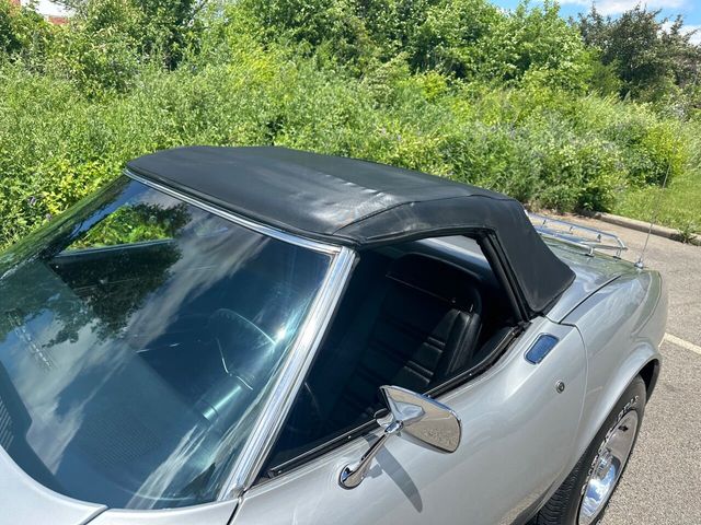 1975 Chevrolet Corvette 350 CI V-8, Automatic, Air Conditioning - 22439617 - 9