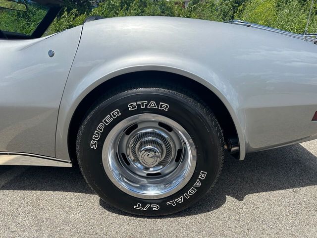 1975 Chevrolet Corvette 350 CI V-8, Automatic, Air Conditioning - 22439617 - 24