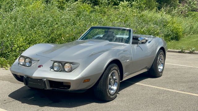 1975 Chevrolet Corvette 350 CI V-8, Automatic, Air Conditioning - 22439617 - 25