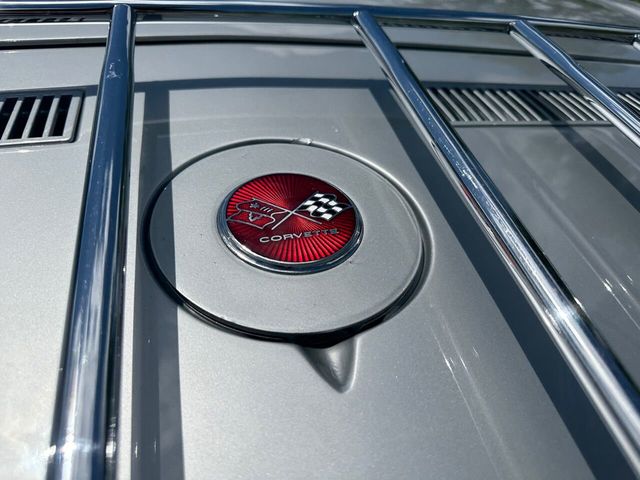 1975 Chevrolet Corvette 350 CI V-8, Automatic, Air Conditioning - 22439617 - 27