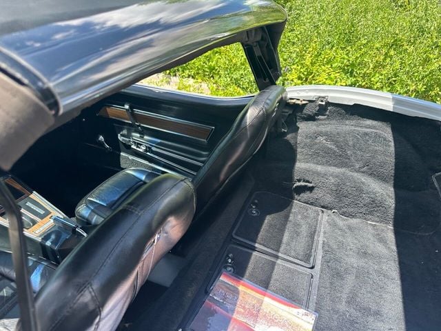 1975 Chevrolet Corvette 350 CI V-8, Automatic, Air Conditioning - 22439617 - 35