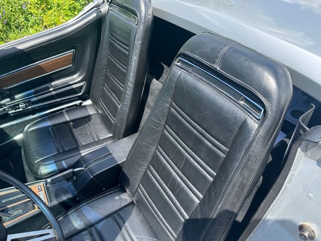 1975 Chevrolet Corvette 350 CI V-8, Automatic, Air Conditioning - 22439617 - 45