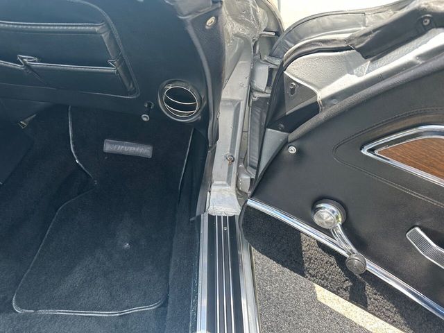 1975 Chevrolet Corvette 350 CI V-8, Automatic, Air Conditioning - 22439617 - 48