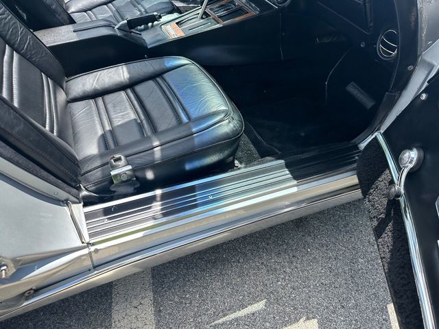1975 Chevrolet Corvette 350 CI V-8, Automatic, Air Conditioning - 22439617 - 50