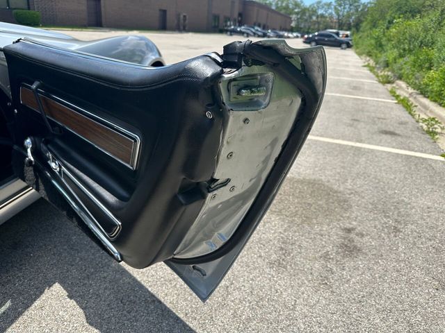 1975 Chevrolet Corvette 350 CI V-8, Automatic, Air Conditioning - 22439617 - 51