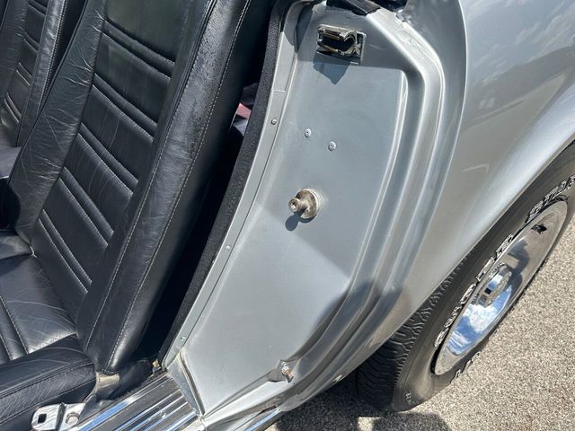 1975 Chevrolet Corvette 350 CI V-8, Automatic, Air Conditioning - 22439617 - 53