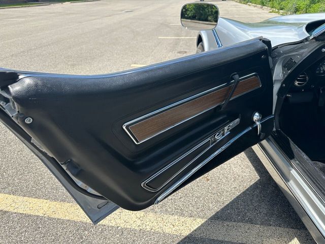 1975 Chevrolet Corvette 350 CI V-8, Automatic, Air Conditioning - 22439617 - 57