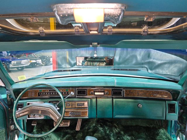 1975 Lincoln Continental Town Coupe - 23056717 - 9
