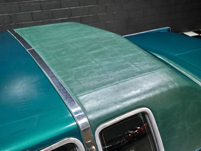 1975 Lincoln Continental Town Coupe - 23056717 - 21