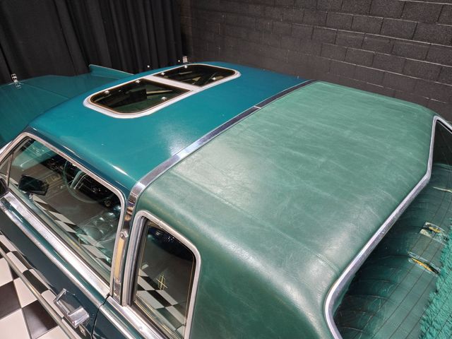 1975 Lincoln Continental Town Coupe - 23056717 - 24