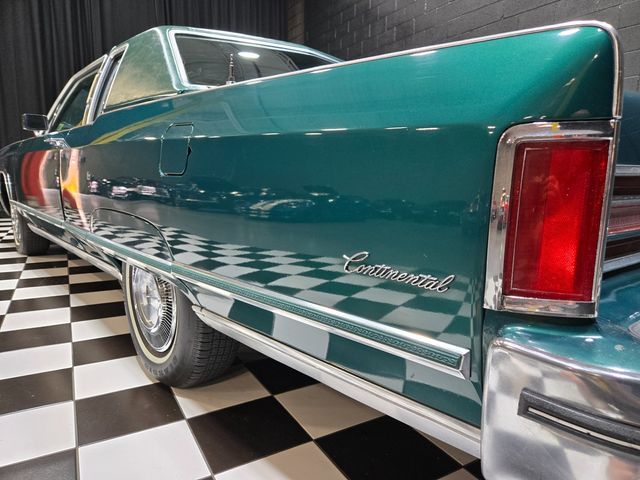 1975 Lincoln Continental Town Coupe - 23056717 - 35