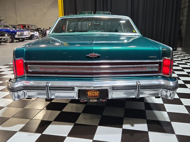 1975 Lincoln Continental Town Coupe - 23056717 - 3