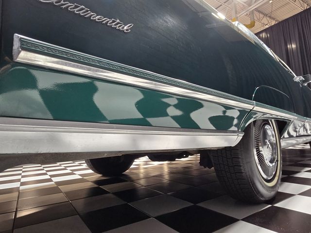 1975 Lincoln Continental Town Coupe - 23056717 - 42