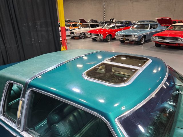 1975 Lincoln Continental Town Coupe - 23056717 - 49
