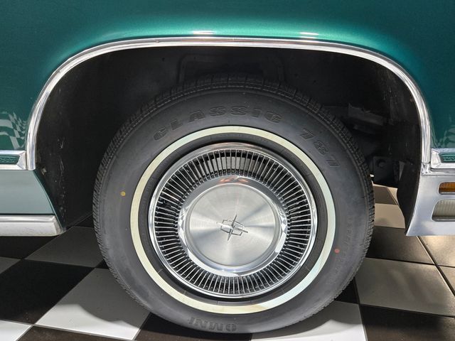 1975 Lincoln Continental Town Coupe - 23056717 - 52