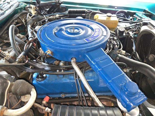 1975 Lincoln Continental Town Coupe - 23056717 - 82