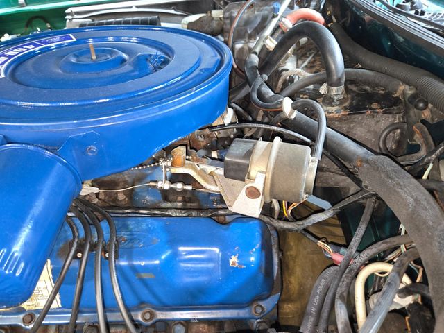 1975 Lincoln Continental Town Coupe - 23056717 - 87