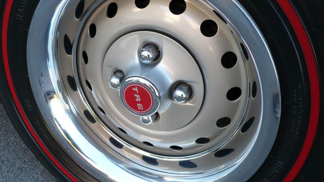 1975 Triumph TR6 RESTORED - 9793856 - 32