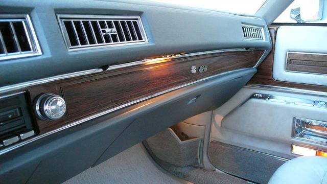 1976 Cadillac DEVILLE  - 17241011 - 18