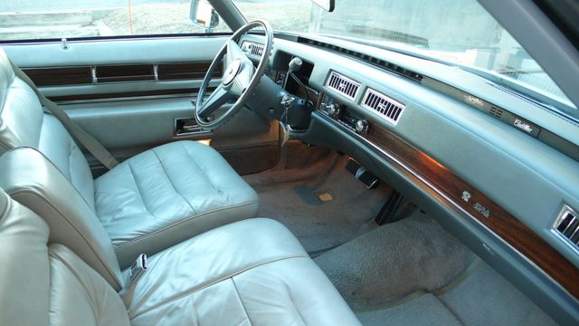 1976 Cadillac DEVILLE  - 17241011 - 24