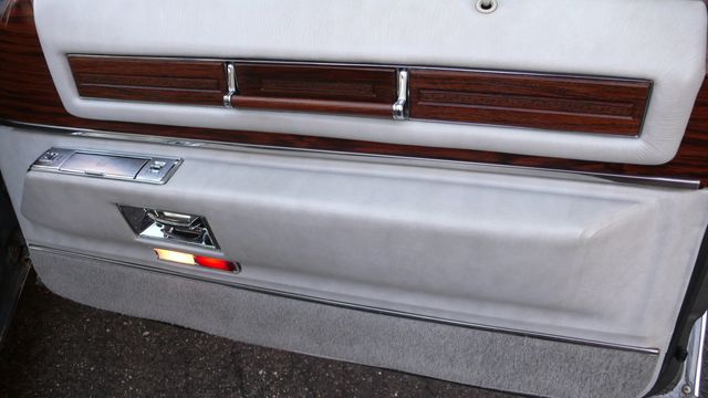 1976 Cadillac DEVILLE  - 17241011 - 32