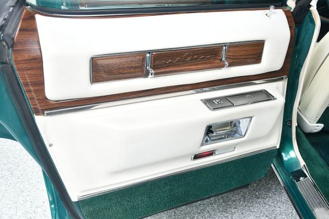 1976 Cadillac Fleetwood  - 22986303 - 21