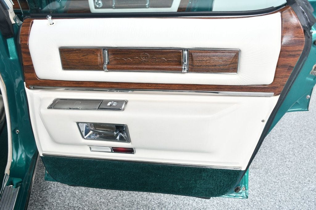 1976 Cadillac Fleetwood  - 22986303 - 23