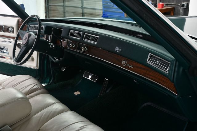 1976 Cadillac Fleetwood 60 Special Brougham - 22986303 - 27