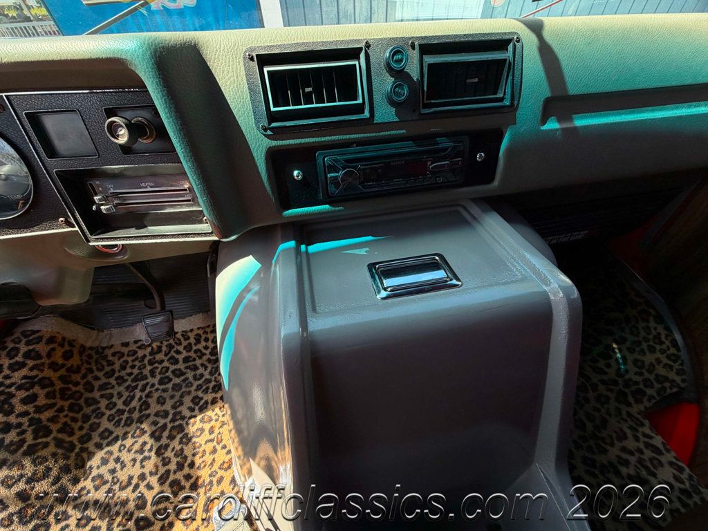 1976 Chevrolet Custom  Van  - 23034374 - 19