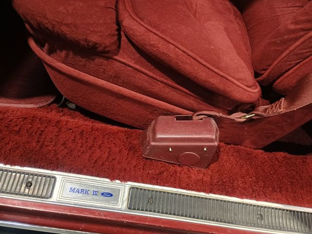 1976 Lincoln Continental Mark IV Pucci Edition - 22974847 - 27