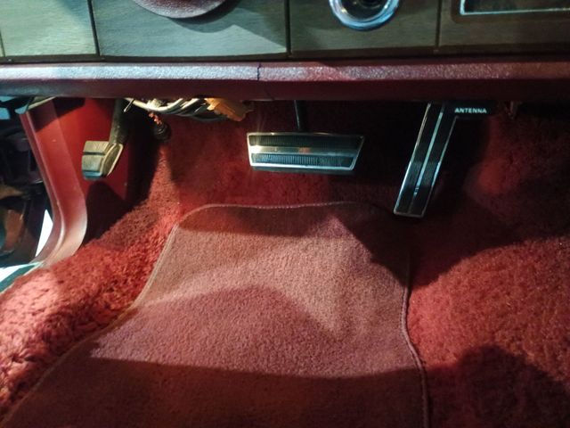 1976 Lincoln Continental Mark IV Pucci Edition - 22974847 - 42