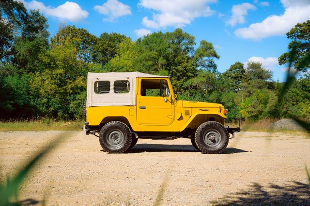 1976 Toyota Land Cruiser FJ40 Very Clean 1976 Toyota Land Cruiser FJ40! - 22929972 - 64